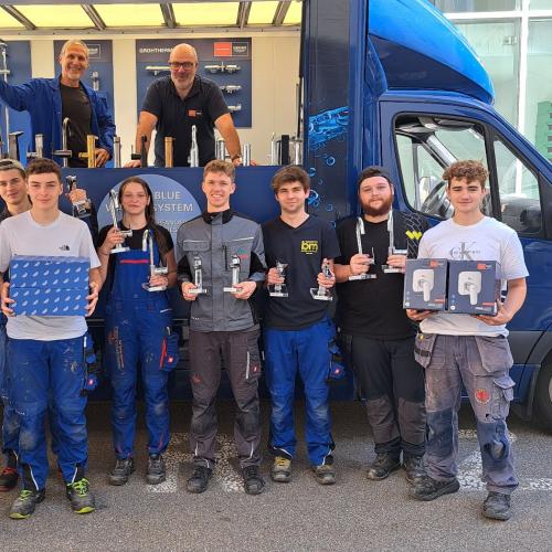 Demotruck der Firma GROHE mit Schüler:innen der TFBS für Installations- und Blechtechnik