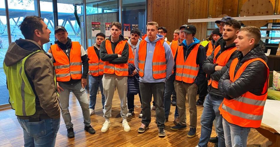Die 4aIN unternahm eine spannende Exkursion zur Fa. Binderholz in Fügen.