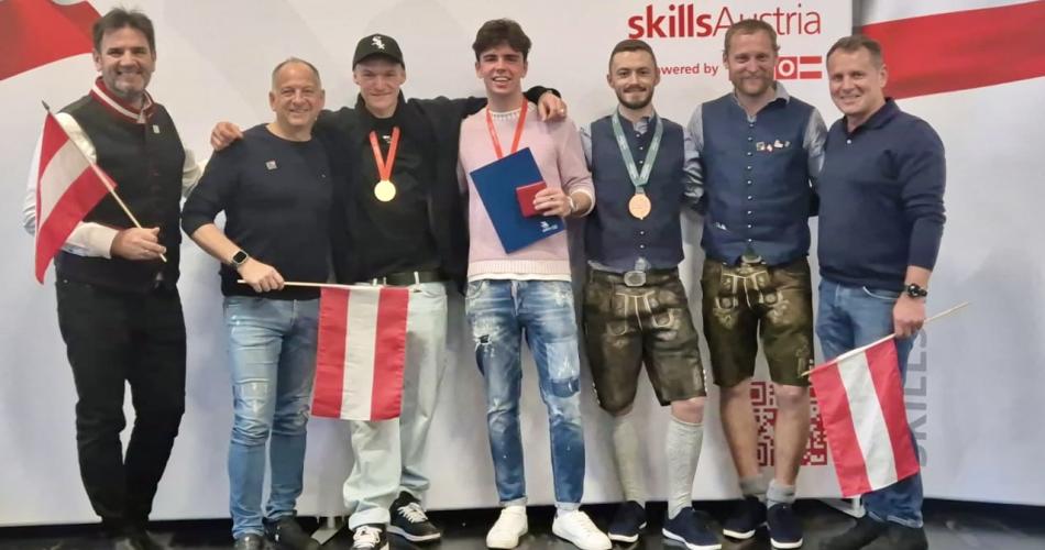 Bild zeigt Linus Aschauer, Dominik Müllauer und Jakob Gratl bei den Bewerben in Salzburg