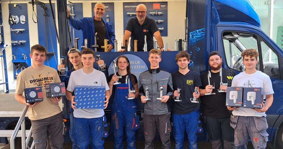 Demotruck der Firma GROHE mit Schüler:innen der TFBS für Installations- und Blechtechnik