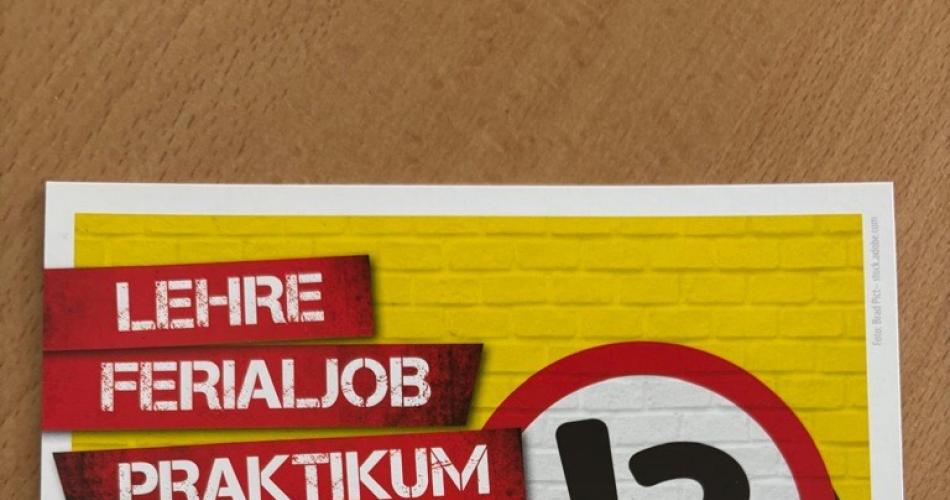 Broschüre mit Informationen zu den Bereichen Lehre, Ferialjob und Praktikum